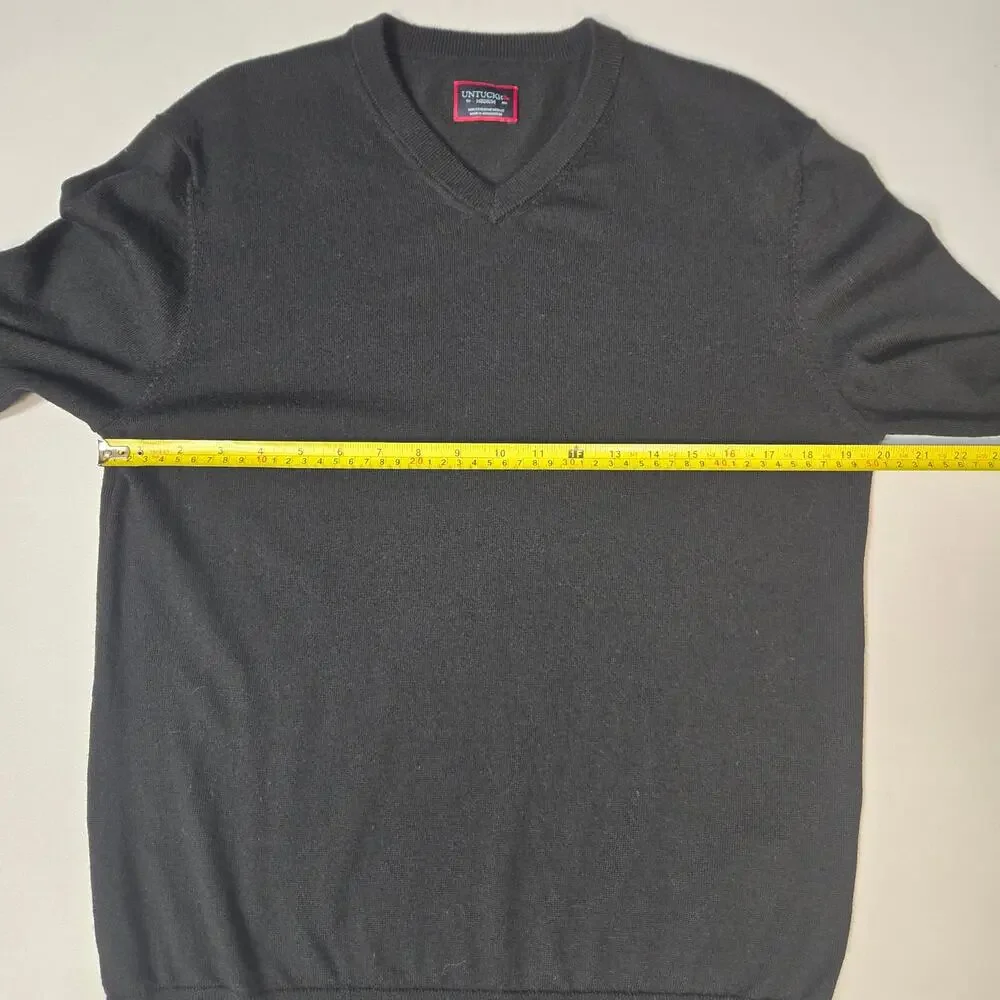 Untuckit Sweater Mens Medium Black 100% Merino Wool V Neck Pullover Preppy Knit